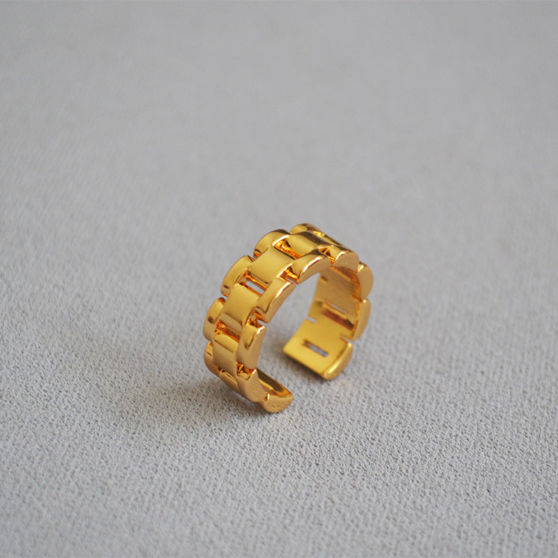 Adjustable ring 