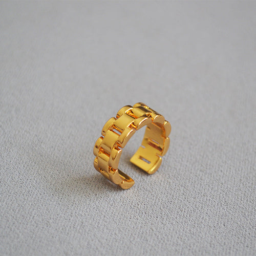 Adjustable ring 