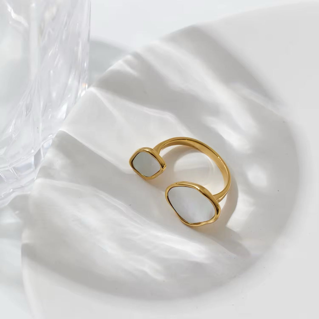 Ivory Swirl adjustable ring