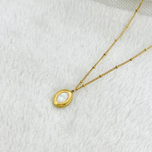 Load image into Gallery viewer, Oval Aura Necklace