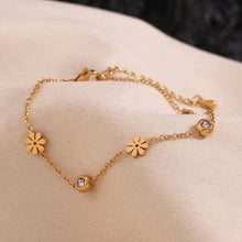 Load image into Gallery viewer, Flower stone bracelet
