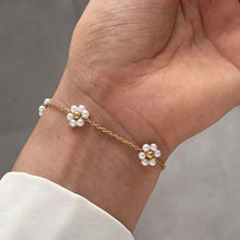 Load image into Gallery viewer, Daisy Pearl Bracelet