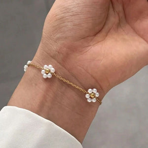 Daisy Pearl Bracelet