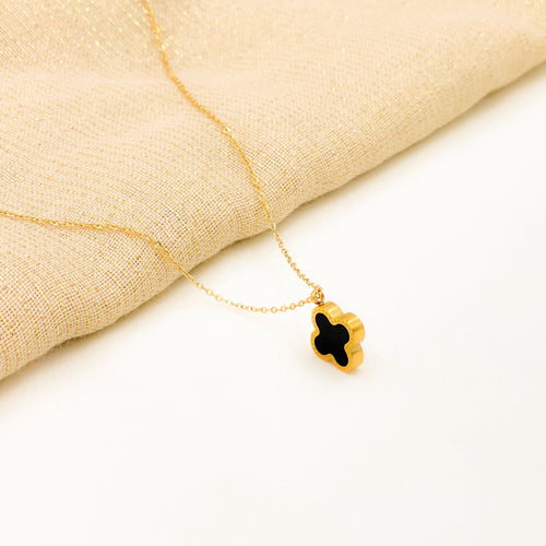 Clover necklace