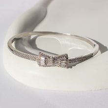 Load image into Gallery viewer, Bow Tie Bangle