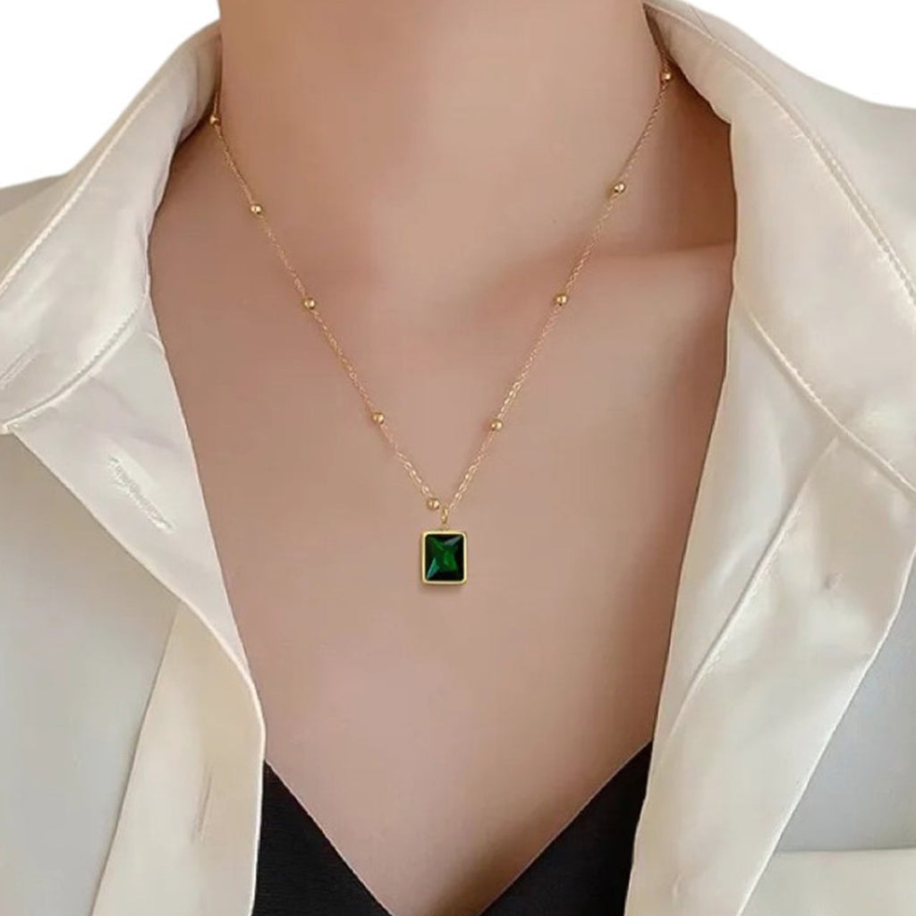 Emerald Glow Pendant Necklace