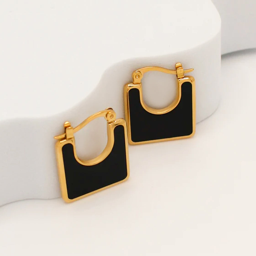 Black Hues – Elegant anti-tarnish earrings designed for everyday wear. Stylish, durable, and available at an affordable price online in Pakistan.