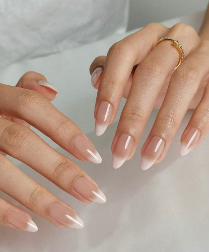 Cream kiss Artificial Nails Bloome