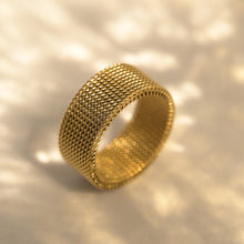 Load image into Gallery viewer, Gold mesh Ring