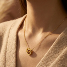 Load image into Gallery viewer, roman necklace gold