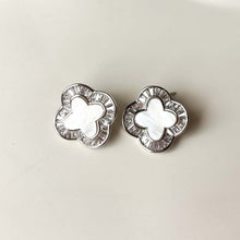 Load image into Gallery viewer, Clover Zarqoon Earrings
