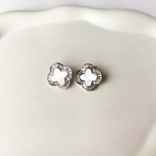 Load image into Gallery viewer, Clover Zarqoon Earrings